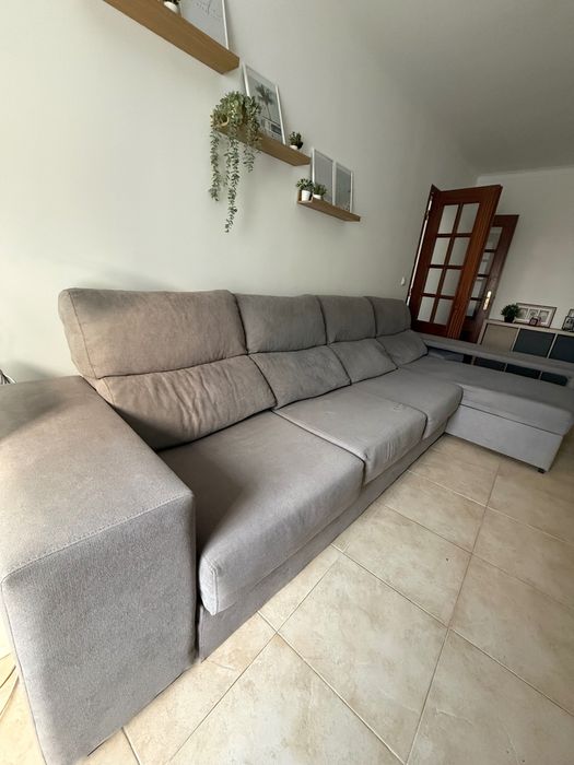 Sofá cinzento 4 lugares