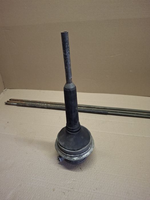 Wojskowa antena samochodowa 4m + uchwyt