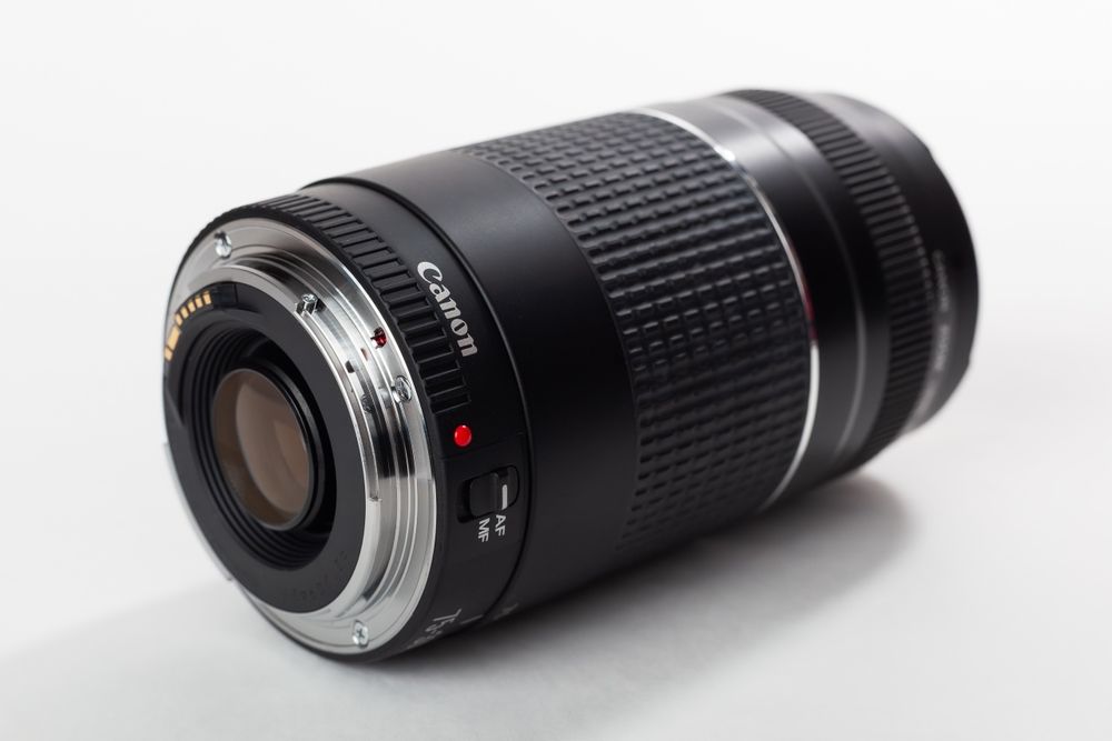 Canon EF 75-300 f4.0-5.6 III + бленда