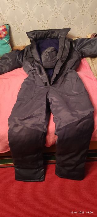 Продам зимовий комбінезон.