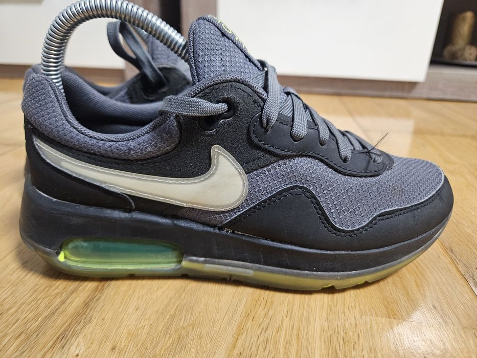 Nike airmax Motif 38