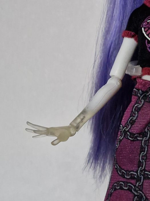 Монстер хай Спектра