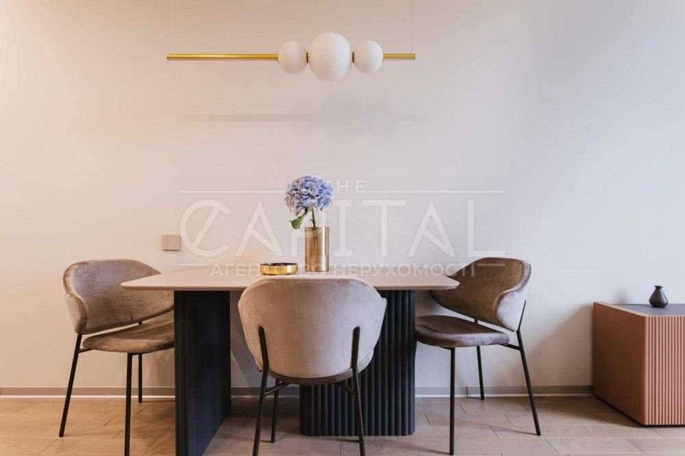 Квартира у центрі Києва в ЖК Tetris Hall, басейн із видом на місто