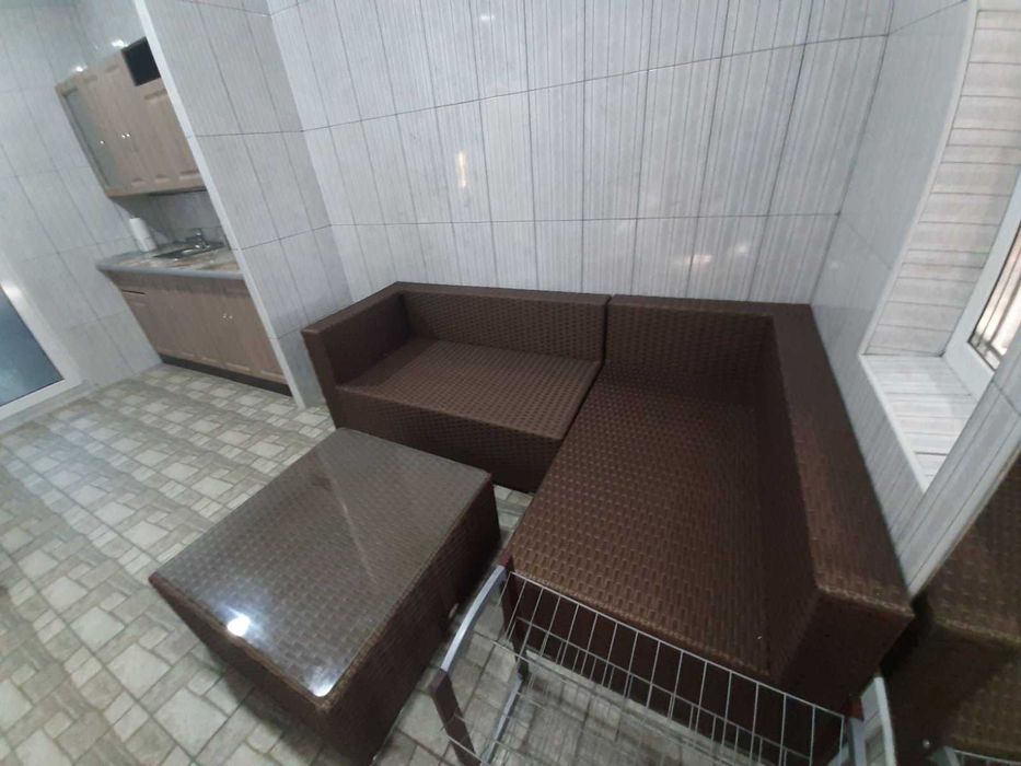 с.Бондарня. Дом 230 кв. Расположен 70 км. от Киева. Генератор.