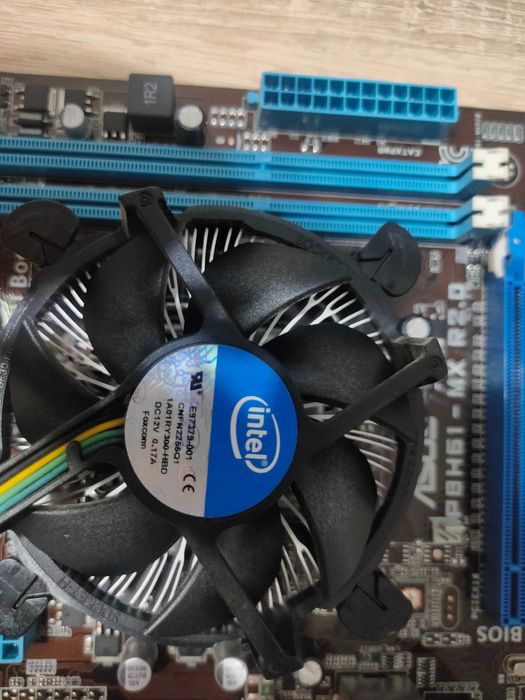 Płyta Główna Asus P8H61-MX R2.0 używana procesor gratis z chlodzeniem