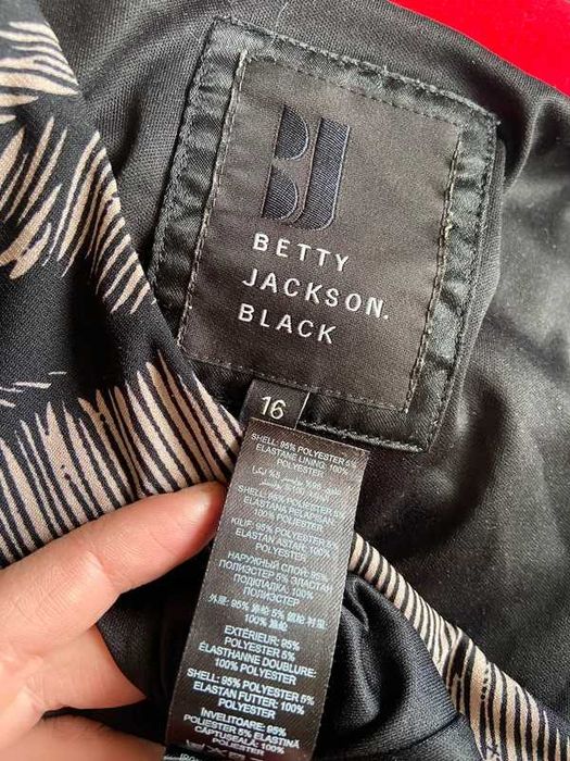 Wzory midi betty jackson black sukienka drapowana dopasowana