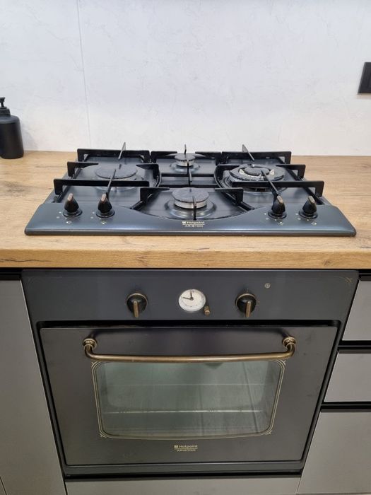 Духова шафа та варильна поверхня Hotpoint Ariston made in Italy чорна