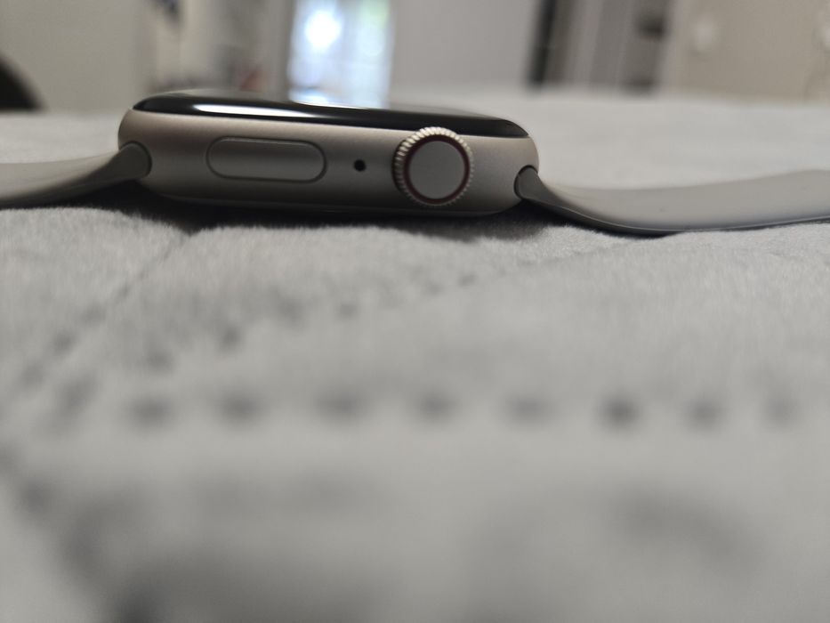 Apple Watch SE 2 44mm Starlight 100% батарея