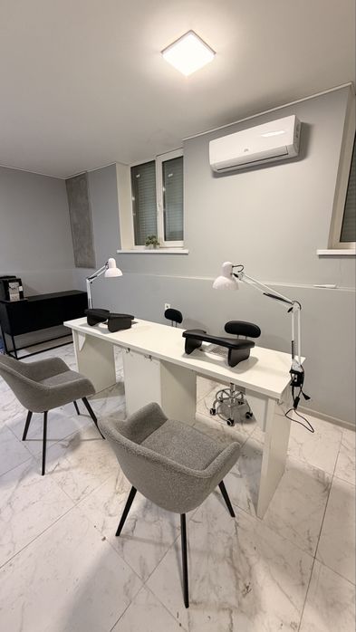 Продам меблі для салону