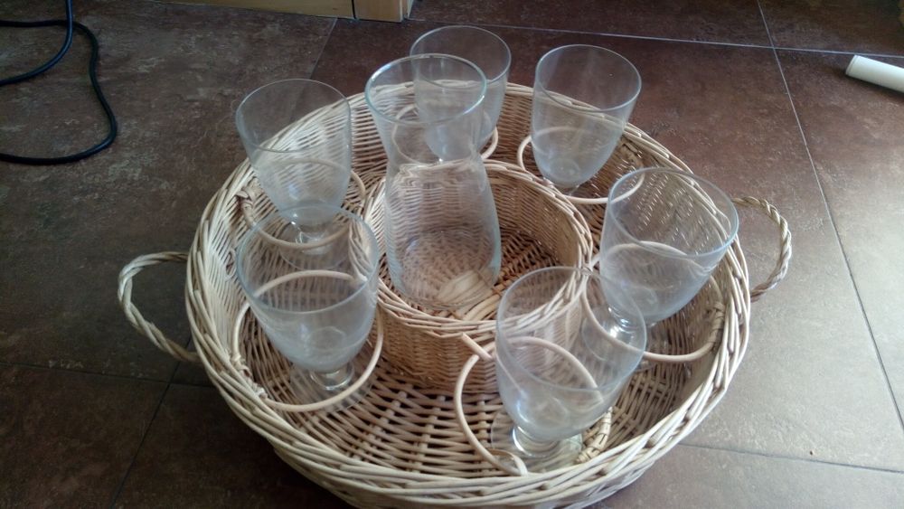 Conjunto copos e jarro