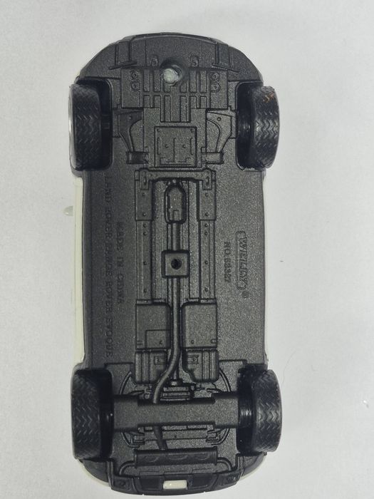 Welly Range Rover Evoque biały – model metalowy