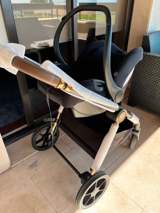 carrinho de bebê TRIO novo