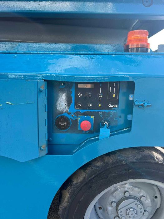 Tesoura Diesel Genie 12m