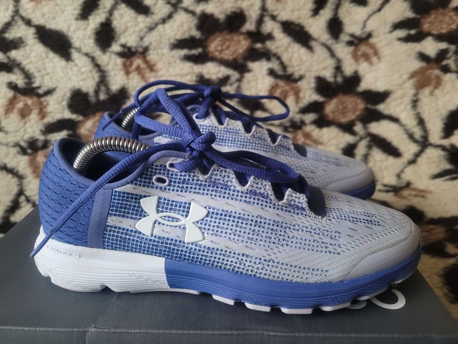 Mega lekkie buty do biegania UnderArmour Speedform wkł.24 cm superstan