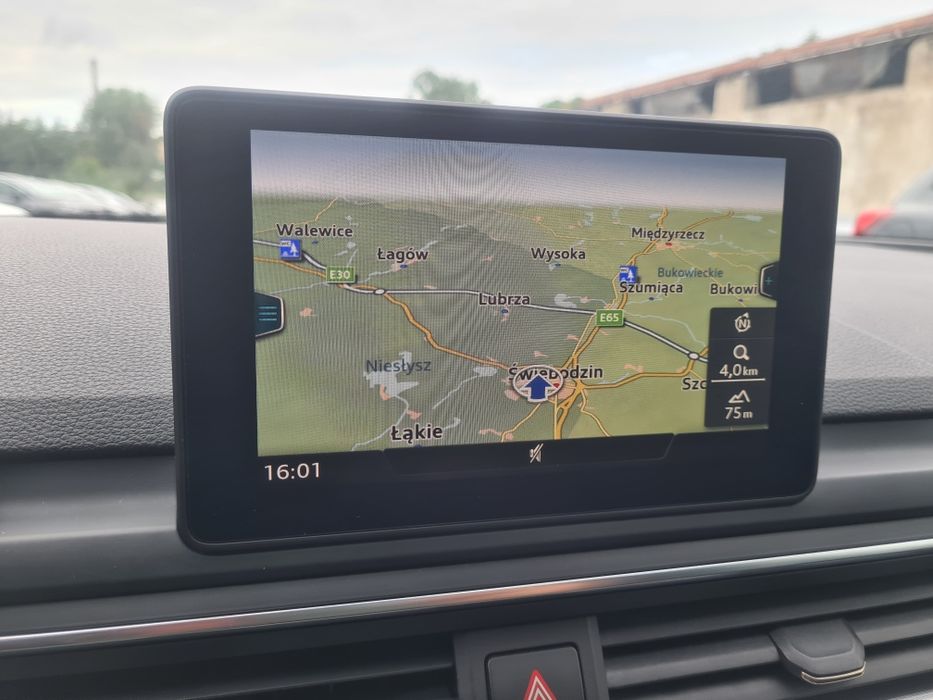 Audi A4 / 2,0 diesel / Manual / Navi / Bi Ksenon / tempomat / Radar /