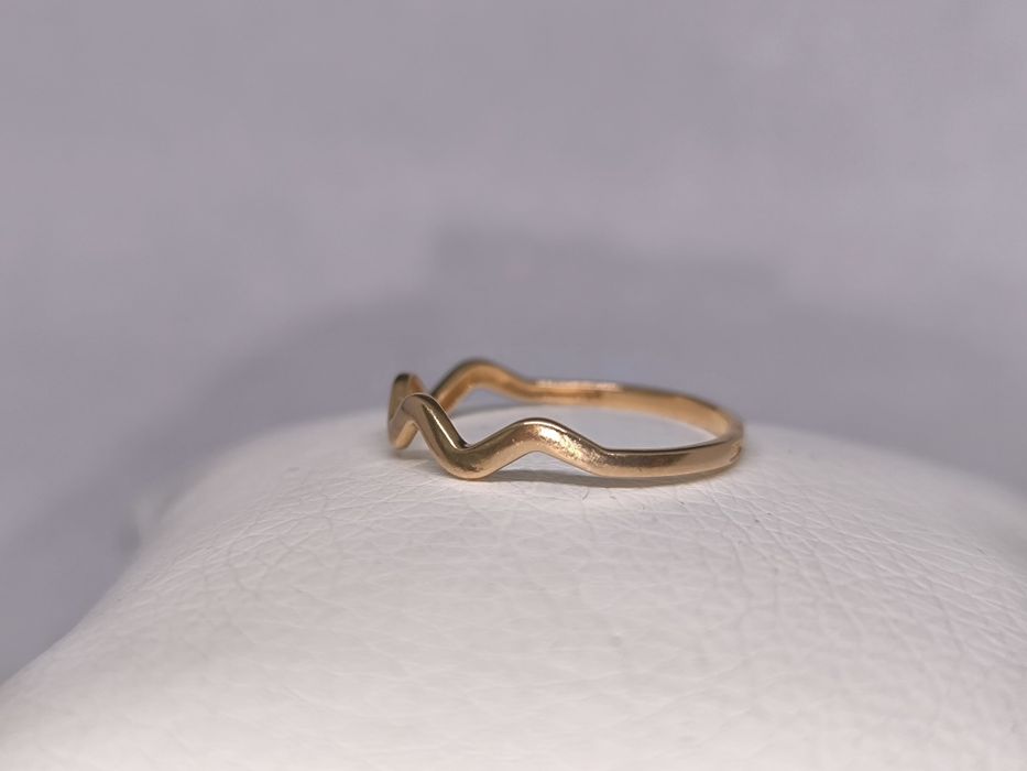 Кольцо золотое р.19 (1.16гр)