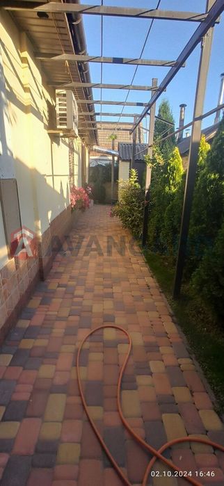 Продаж дому у Космічному мрні