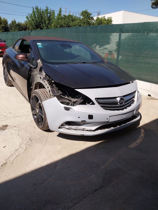 Opel cascada accidentado