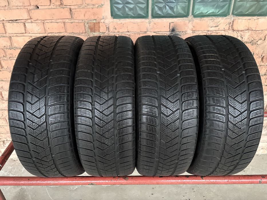 Комплект Зимових шин 235/55R19 Pirelli