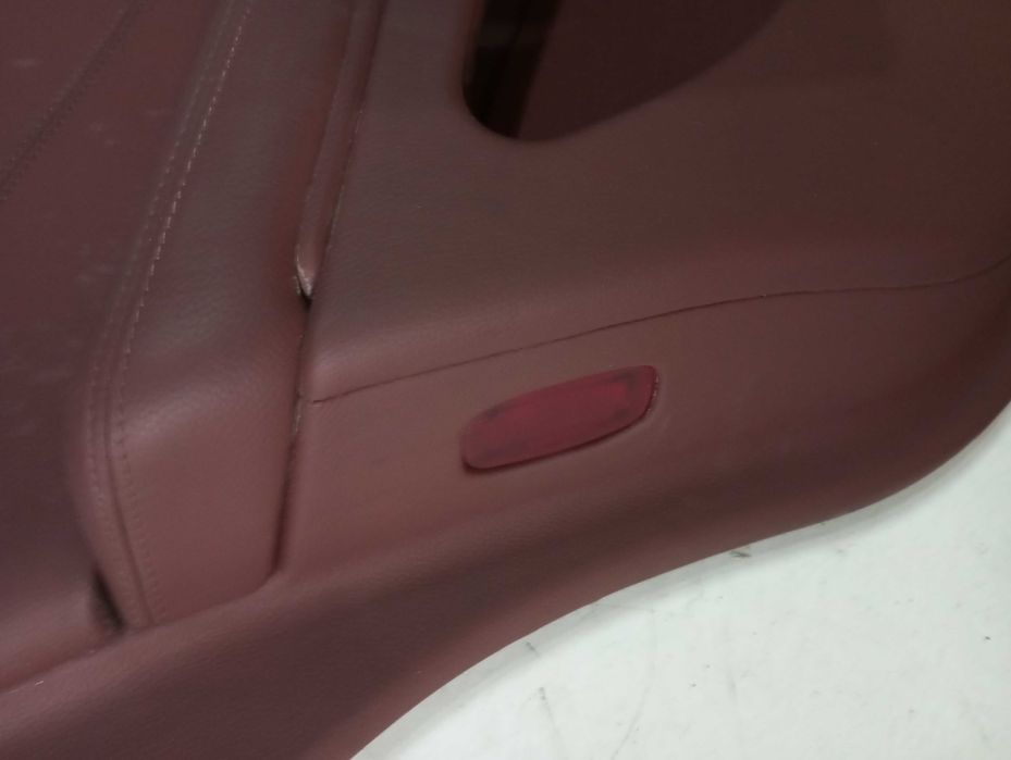 Jogo 4 Quartelas / Forras de Porta Mercedes CLS W219 - Pele Vermelha Designo