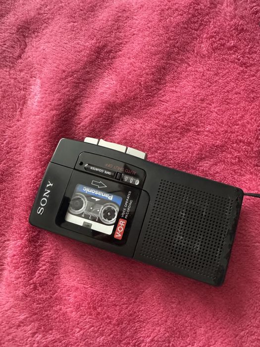 Касетний діктофон Sony m607v