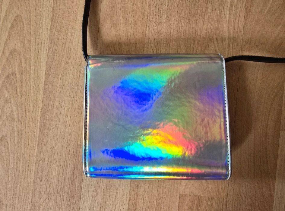 Holograficzna torebka listonoszka Reserved
