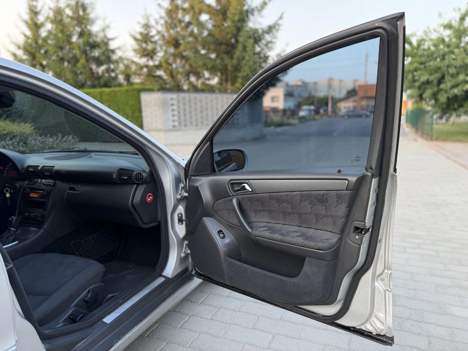 Mercedes C Class w203 на автоматі 1.8  Газ/бенз