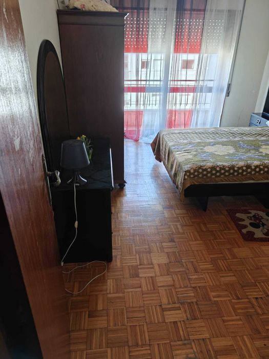 Arrendo quarto na zona do Bragaparque