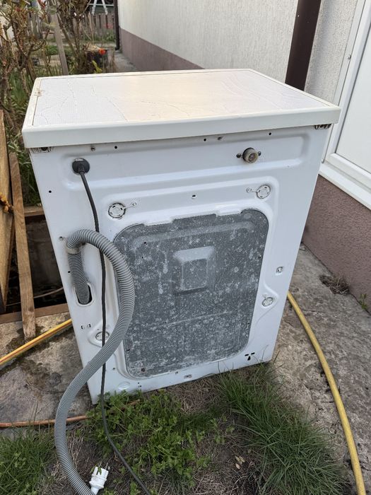 Продам пральну машину на запчастини