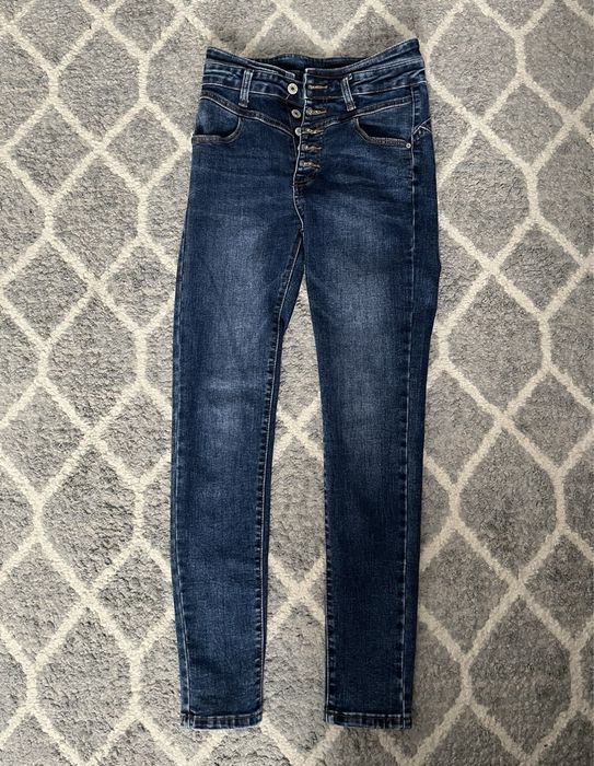 Jeansy z wysokim stanem denim life