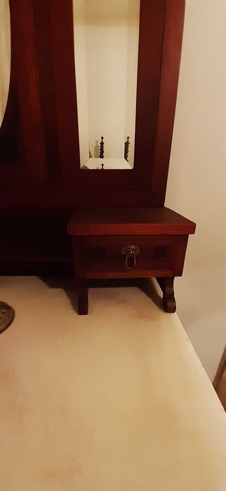 Cómoda Toucador Restaurada com três espelhos