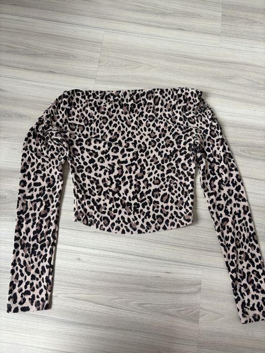 Bluzka w panterkę hiszpanka z długim rękawem crop top