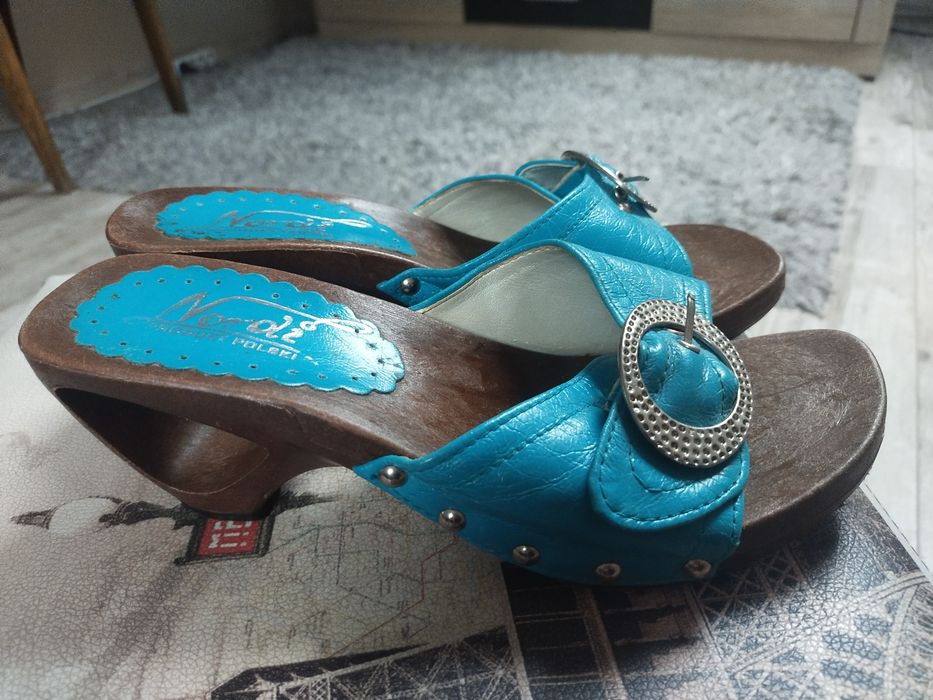 Buty drewniane na obcasie 36