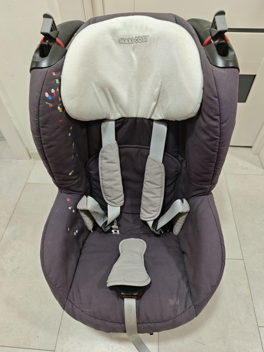 Сіре дитяче автокрісло Maxi-Cosi Tobi
