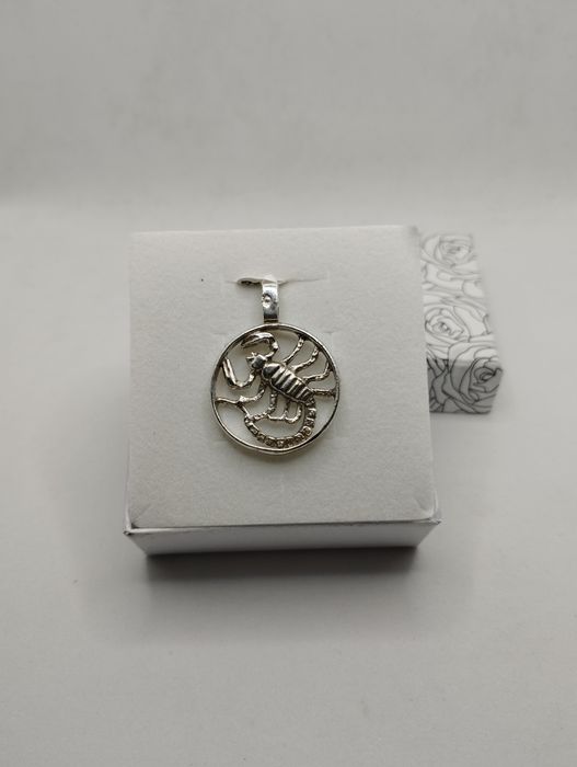 Srebrny wisiorek skorpion, Warmet, próba 830