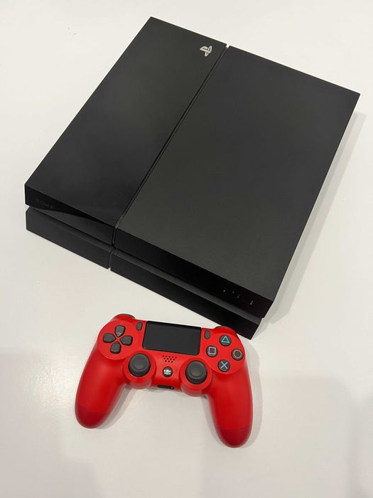 Sony PlayStation 4 PS4 500GB + Pad