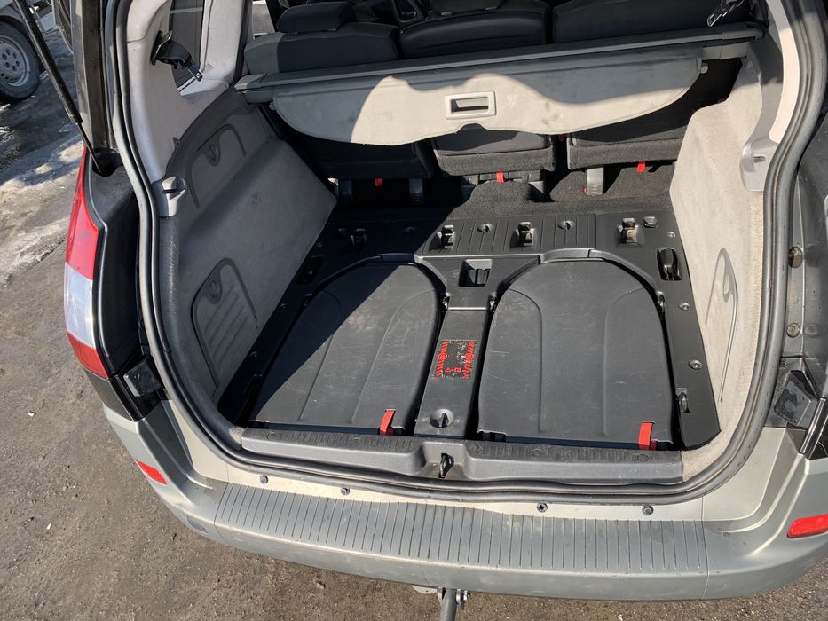 Renault Grand Scenic в рідній фарбі