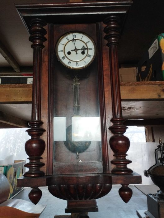 Zegar ścienny marki junghans