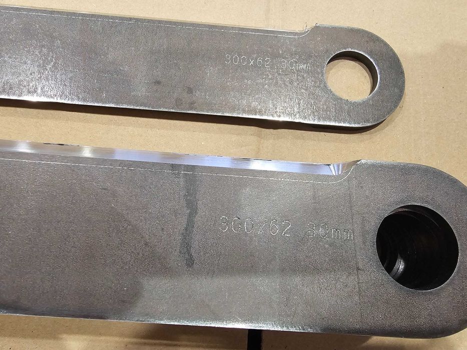 Nóż do przystawki 300x62x6 ∅30mm, cały z Hardox 500