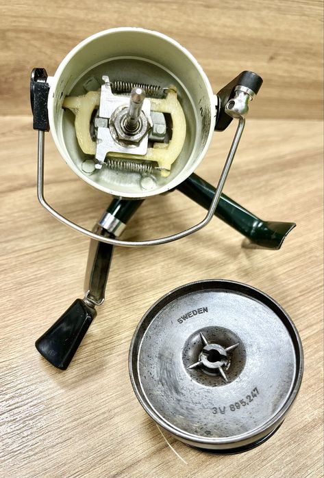 Stary kultowy kołowrotek ABU Cardinal 66 z kapitalną pracą przekładni