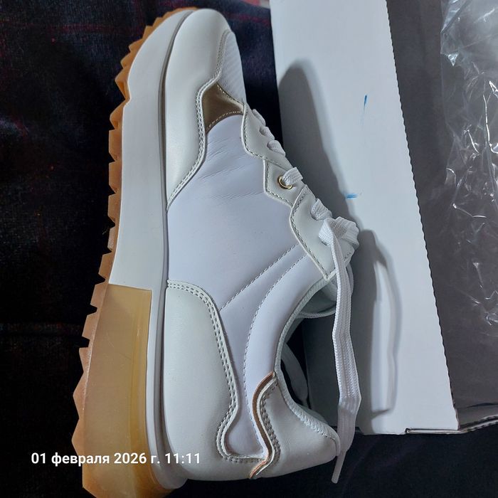 Жіночі кросівки Calvin Klein, 40 розмір (9,5)