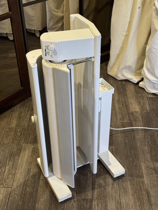 Прасувальний каток Miele B 890. Гладильний каток (прасувальна система)