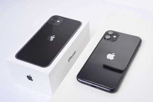 Idealny Iphone 11 64GB Czarny Black bat.100% Kraków ul.krakowska 4 Sklep GSM