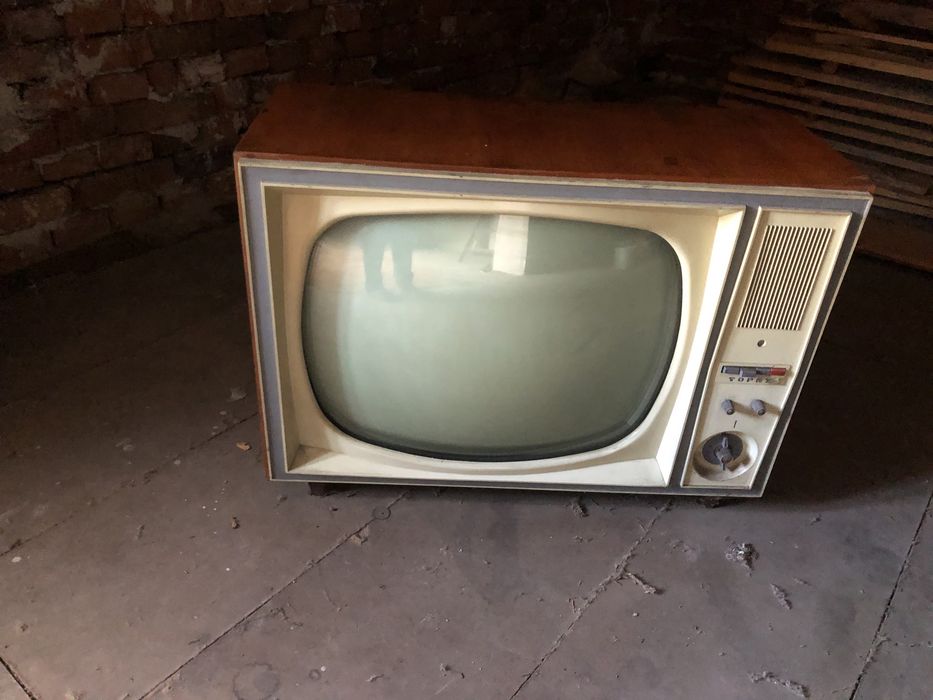 Telewizor TOPAZ z lat 60 tych XX wieku
