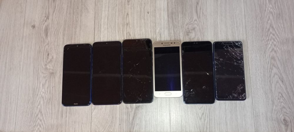 Лот телефонів робочі