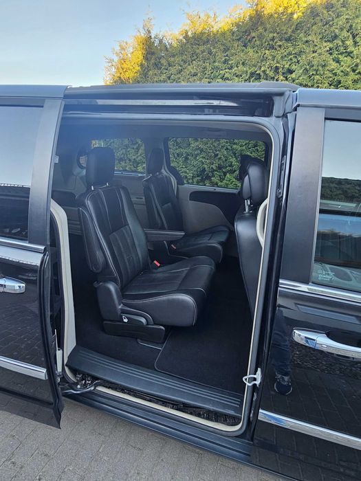 Chrysler Town and Country