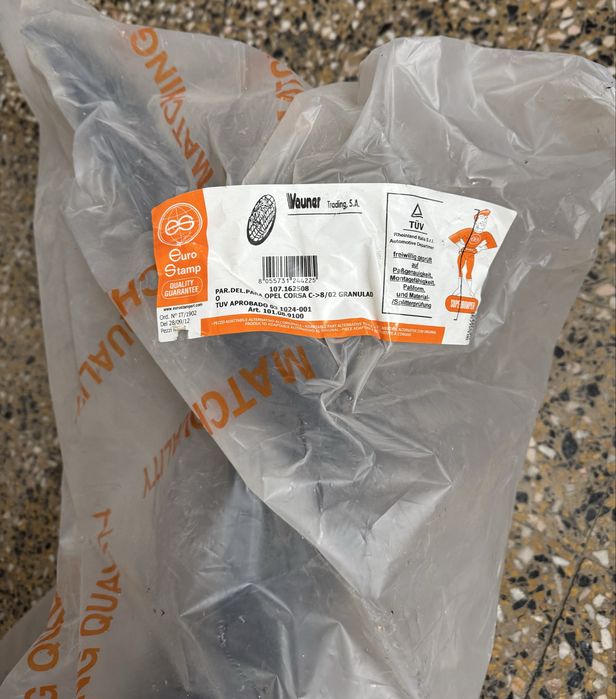 Para-choques e grelha frontal Opel Corsa C