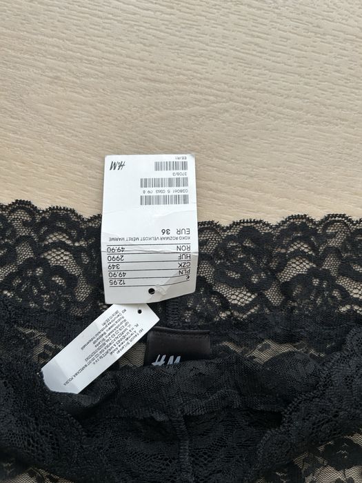 H&M czarne koronkowe majtki figi 36
