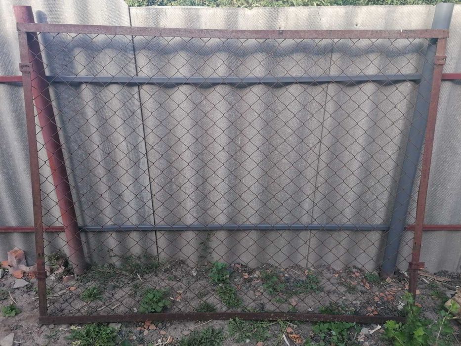 Продам секції металевого забору. В наявності 12 секцій