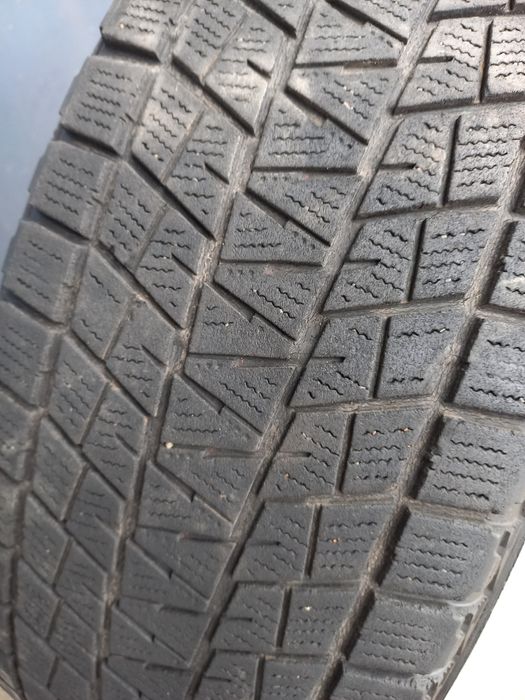 Шини зимові 215 65 16